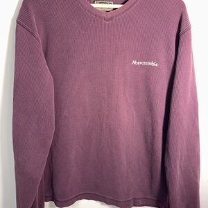 Vintage Y2K Abercrombie & Fitch Men's Plum V-Neck shirt  XL